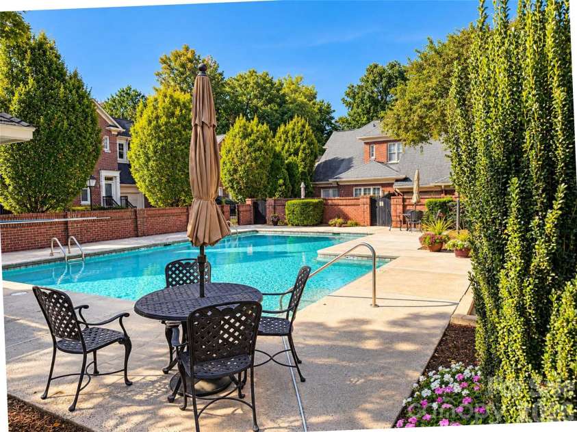 976 Park Slope Drive, Charlotte, NC 28209.  MLS# CAR4433943, YatesRealty ID 56663. 