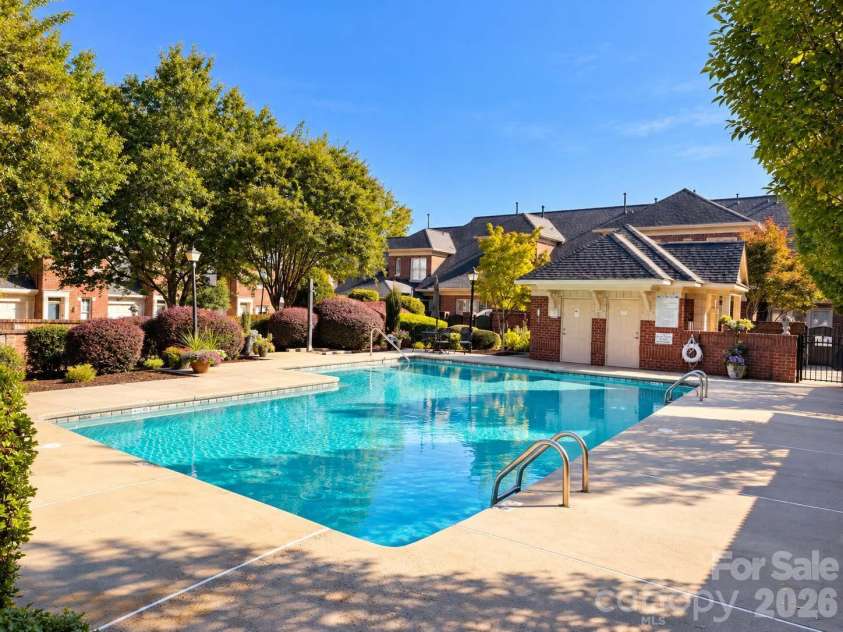 976 Park Slope Drive, Charlotte, NC 28209.  MLS# CAR4433943, YatesRealty ID 56663. 
