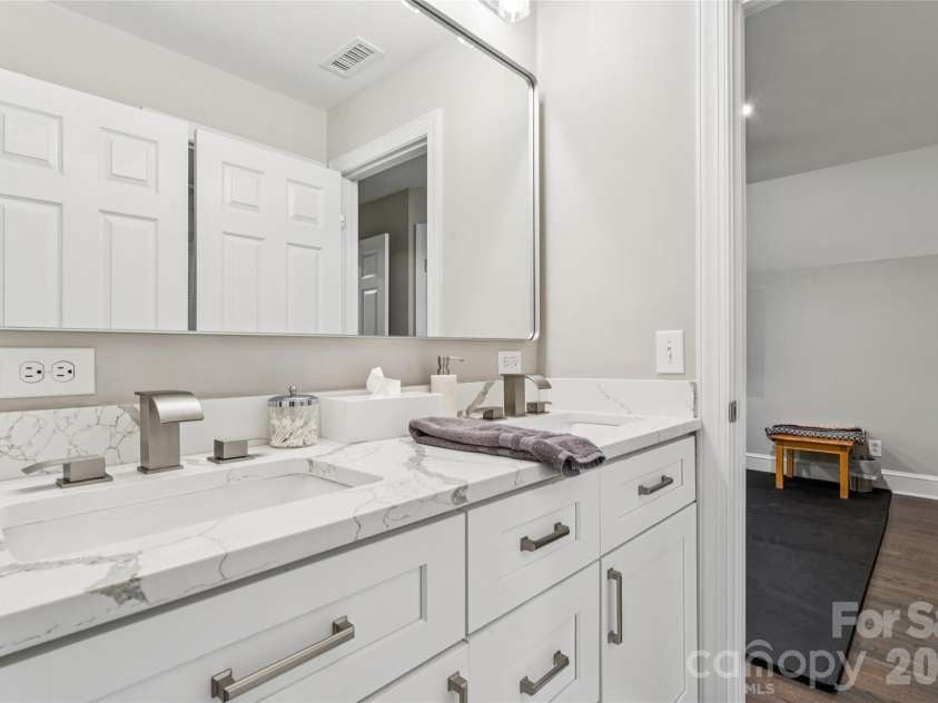 832 Kings Crossing Drive, Concord, NC 28027.  MLS# CAR4433754, YatesRealty ID 56664. 