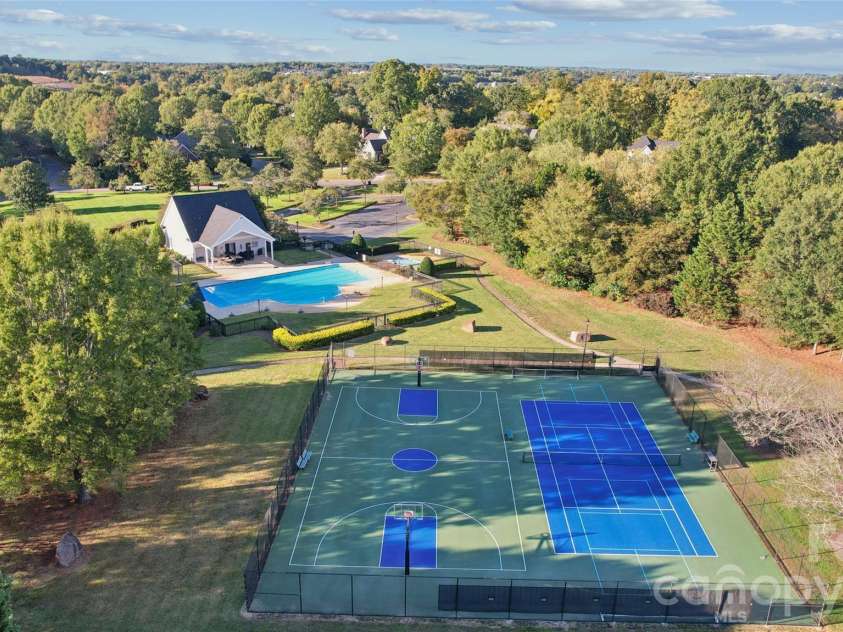 832 Kings Crossing Drive, Concord, NC 28027.  MLS# CAR4433754, YatesRealty ID 56664. Great ammenities