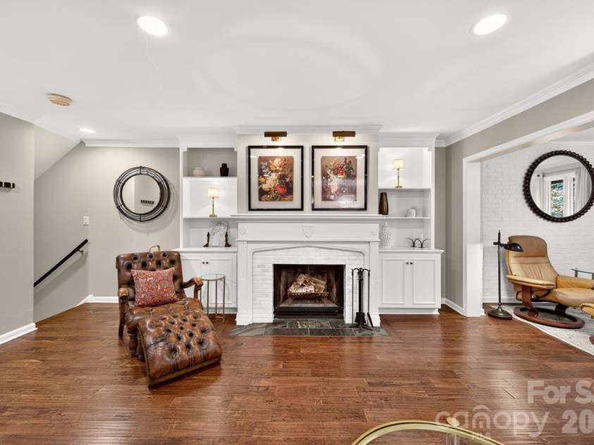 5807 Sharon Road, Charlotte, NC 28210.  MLS# CAR4434151, YatesRealty ID 56666. Living Room