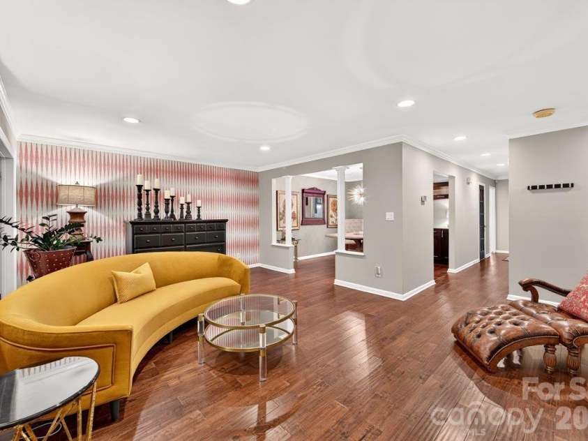 5807 Sharon Road, Charlotte, NC 28210.  MLS# CAR4434151, YatesRealty ID 56666. Living Room