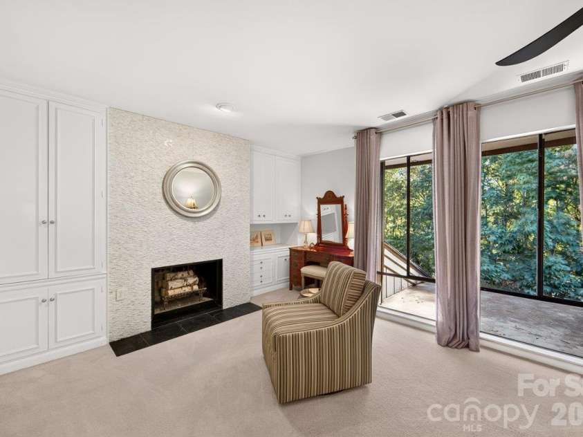 5807 Sharon Road, Charlotte, NC 28210.  MLS# CAR4434151, YatesRealty ID 56666. Primary Bedroom