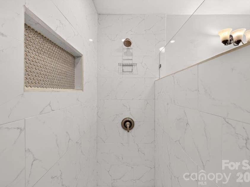 5807 Sharon Road, Charlotte, NC 28210.  MLS# CAR4434151, YatesRealty ID 56666. Primary Shower