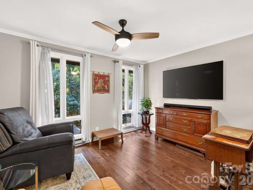 5807 Sharon Road, Charlotte, NC 28210.  MLS# CAR4434151, YatesRealty ID 56666. Study