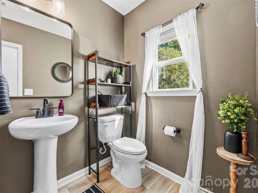 302 Cherry Street, Belmont, NC 28012.  MLS# CAR4434166, YatesRealty ID 56667. 