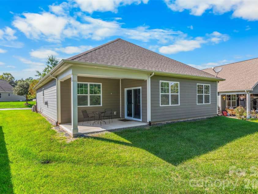4300 Legacy Drive, Denver, NC 28037.  MLS# CAR4432619, YatesRealty ID 56669. 