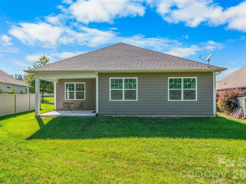 4300 Legacy Drive, Denver, NC 28037.  MLS# CAR4432619, YatesRealty ID 56669. 