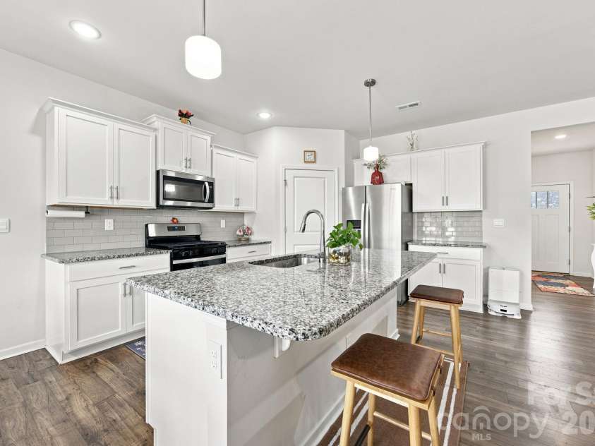 9482 Ketchum Drive, Gastonia, NC 28056.  MLS# CAR4432839, YatesRealty ID 56672. 
