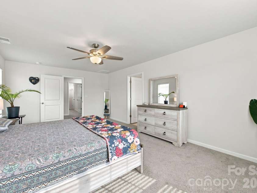 9482 Ketchum Drive, Gastonia, NC 28056.  MLS# CAR4432839, YatesRealty ID 56672. 