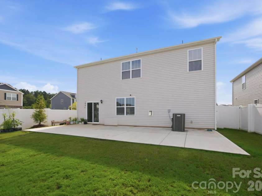9482 Ketchum Drive, Gastonia, NC 28056.  MLS# CAR4432839, YatesRealty ID 56672. 