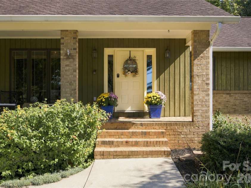 146 Renaissance Place, Statesville, NC 28625.  MLS# CAR4432642, YatesRealty ID 56673. 
