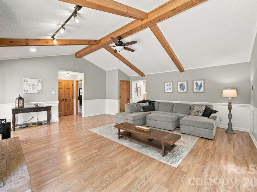146 Renaissance Place, Statesville, NC 28625.  MLS# CAR4432642, YatesRealty ID 56673. 