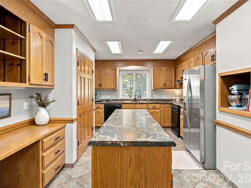 146 Renaissance Place, Statesville, NC 28625.  MLS# CAR4432642, YatesRealty ID 56673. 
