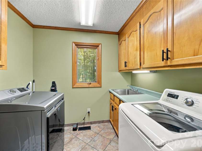 146 Renaissance Place, Statesville, NC 28625.  MLS# CAR4432642, YatesRealty ID 56673. 