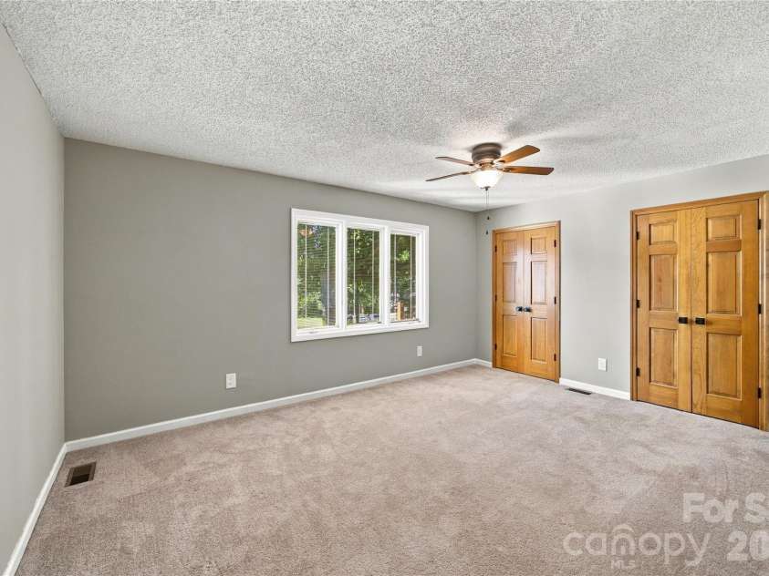 146 Renaissance Place, Statesville, NC 28625.  MLS# CAR4432642, YatesRealty ID 56673. 