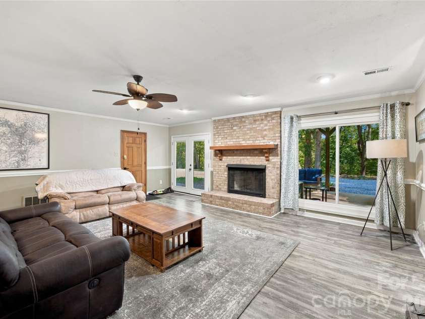 146 Renaissance Place, Statesville, NC 28625.  MLS# CAR4432642, YatesRealty ID 56673. 