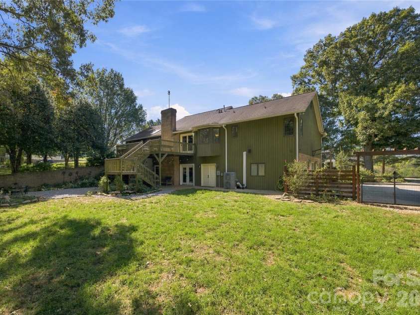 146 Renaissance Place, Statesville, NC 28625.  MLS# CAR4432642, YatesRealty ID 56673. 