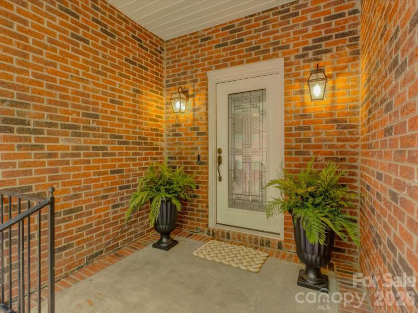 3946 Churchill Road, Charlotte, NC 28211.  MLS# CAR4432430, YatesRealty ID 56675. 