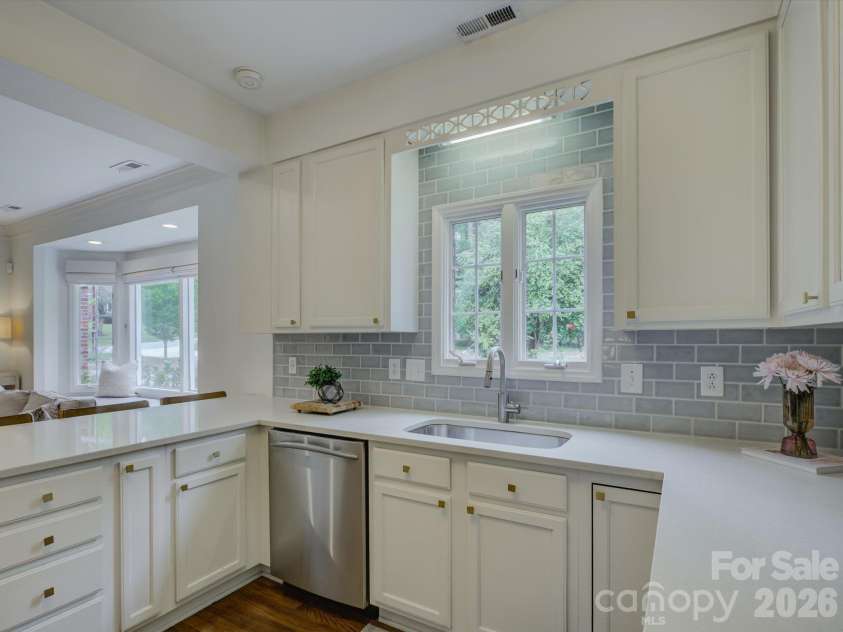 3946 Churchill Road, Charlotte, NC 28211.  MLS# CAR4432430, YatesRealty ID 56675. 