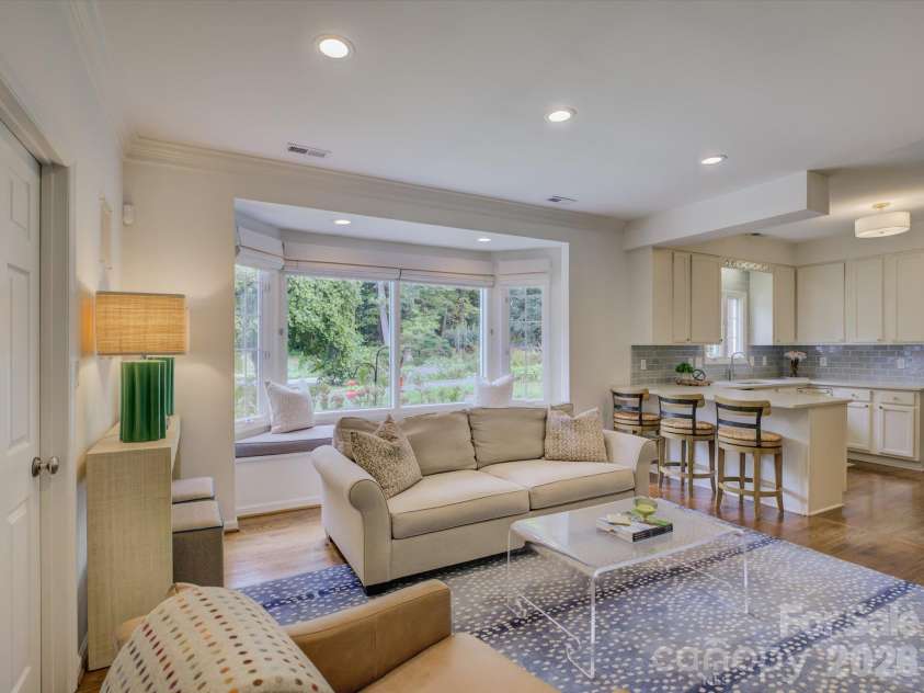 3946 Churchill Road, Charlotte, NC 28211.  MLS# CAR4432430, YatesRealty ID 56675. 