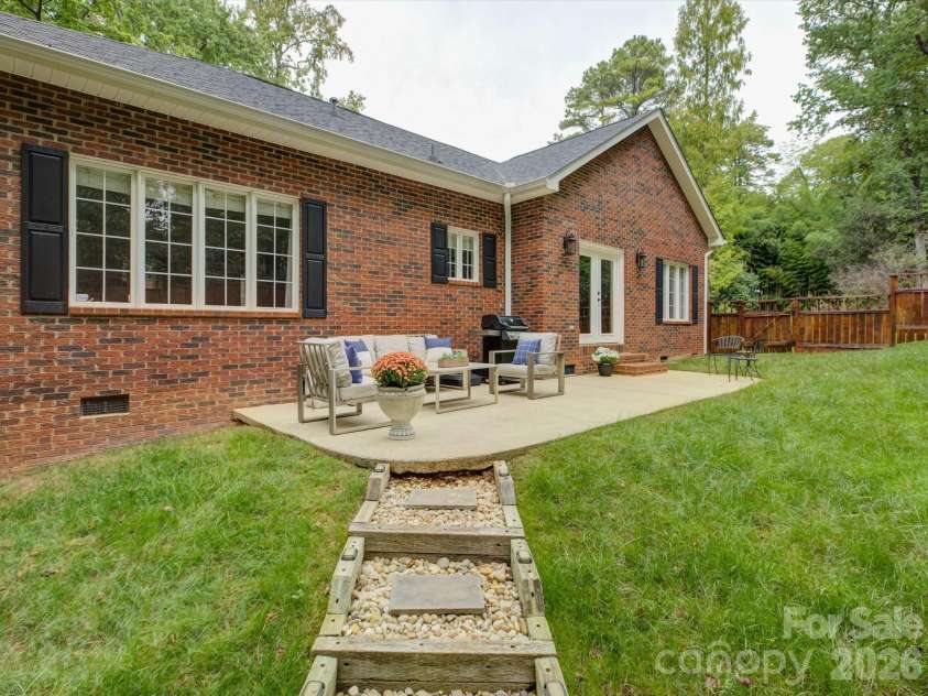 3946 Churchill Road, Charlotte, NC 28211.  MLS# CAR4432430, YatesRealty ID 56675. 