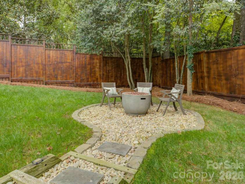 3946 Churchill Road, Charlotte, NC 28211.  MLS# CAR4432430, YatesRealty ID 56675. 