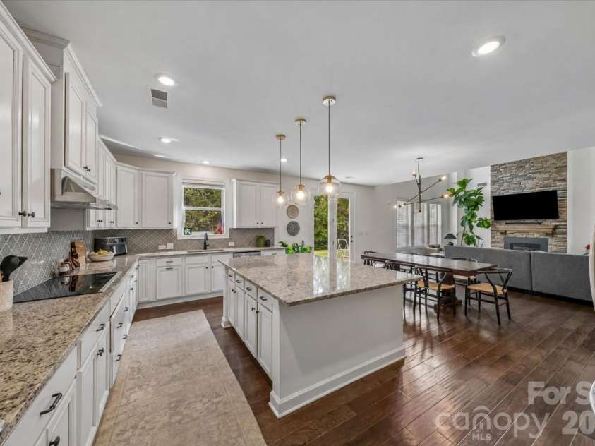 1219 Arges River Drive, Fort Mill, SC 29715.  MLS# CAR4432365, YatesRealty ID 56676. Kitchen