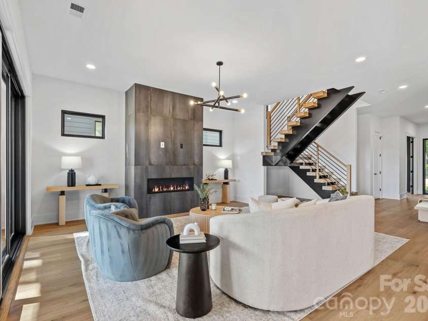 413 Plymouth Avenue, Charlotte, NC 28206.  MLS# CAR4433264, YatesRealty ID 56681. 
