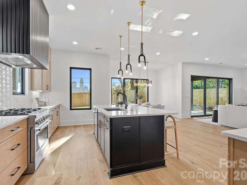 413 Plymouth Avenue, Charlotte, NC 28206.  MLS# CAR4433264, YatesRealty ID 56681. 