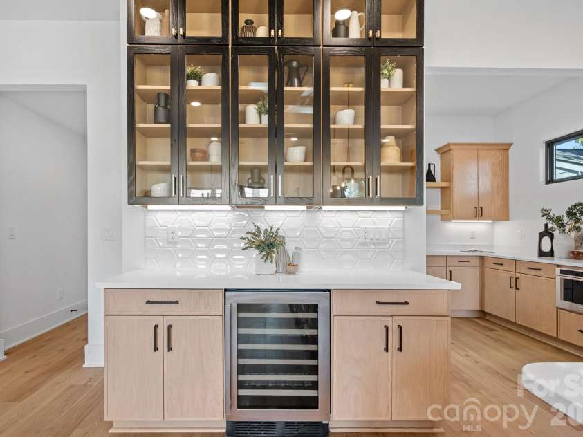 413 Plymouth Avenue, Charlotte, NC 28206.  MLS# CAR4433264, YatesRealty ID 56681. 