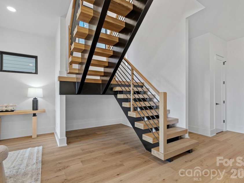 413 Plymouth Avenue, Charlotte, NC 28206.  MLS# CAR4433264, YatesRealty ID 56681. 