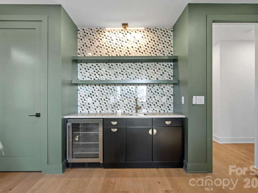 413 Plymouth Avenue, Charlotte, NC 28206.  MLS# CAR4433264, YatesRealty ID 56681. 