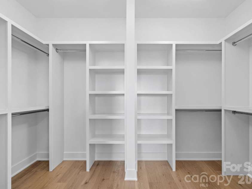 413 Plymouth Avenue, Charlotte, NC 28206.  MLS# CAR4433264, YatesRealty ID 56681. 