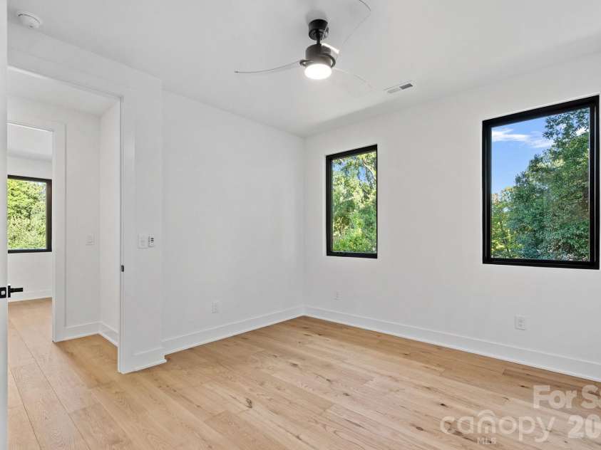 413 Plymouth Avenue, Charlotte, NC 28206.  MLS# CAR4433264, YatesRealty ID 56681. 