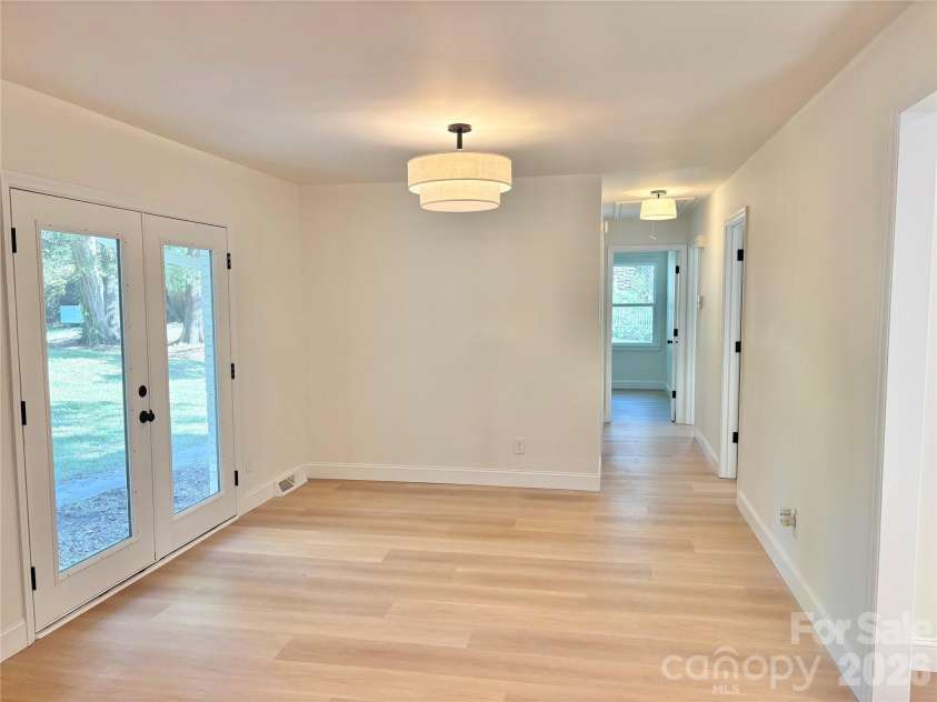 5707 Kallam Court, Charlotte, NC 28215.  MLS# CAR4433418, YatesRealty ID 56682. 