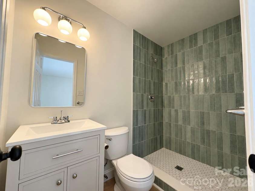 5707 Kallam Court, Charlotte, NC 28215.  MLS# CAR4433418, YatesRealty ID 56682. 