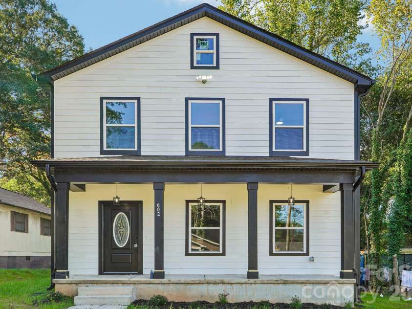 602 Warren Street, Shelby, NC 28150.  MLS# CAR4423866, YatesRealty ID 56686. 