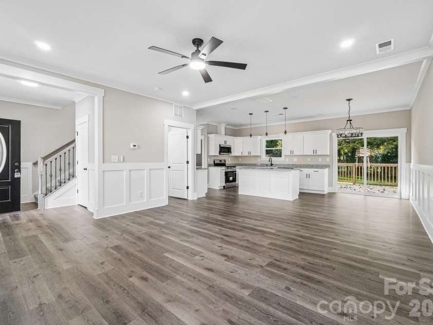 602 Warren Street, Shelby, NC 28150.  MLS# CAR4423866, YatesRealty ID 56686. 