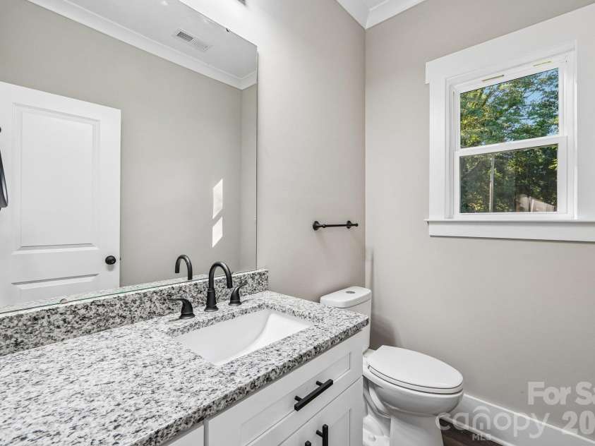 602 Warren Street, Shelby, NC 28150.  MLS# CAR4423866, YatesRealty ID 56686. 