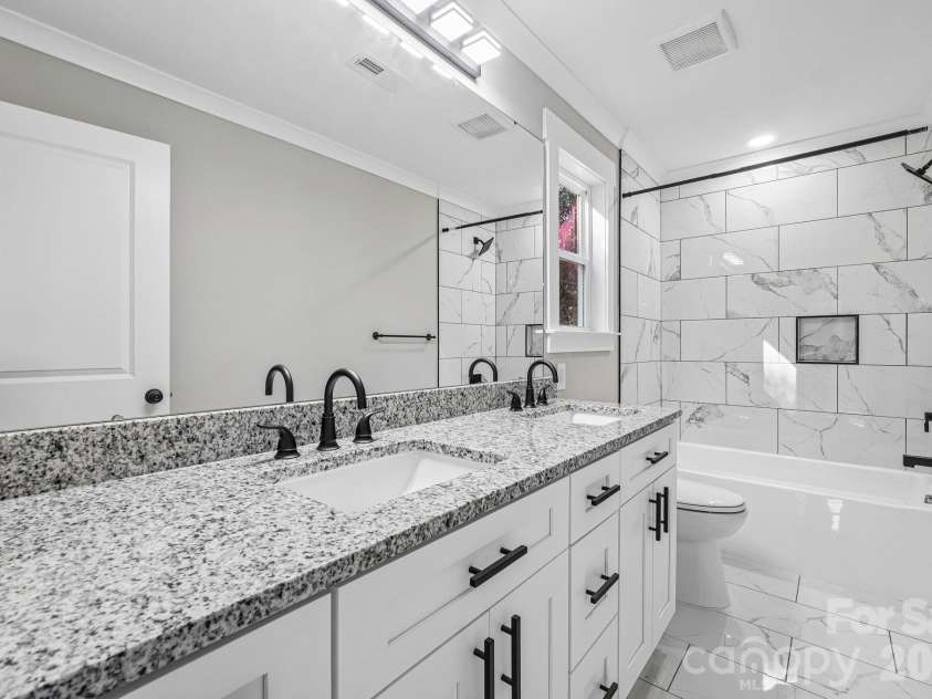 602 Warren Street, Shelby, NC 28150.  MLS# CAR4423866, YatesRealty ID 56686. 