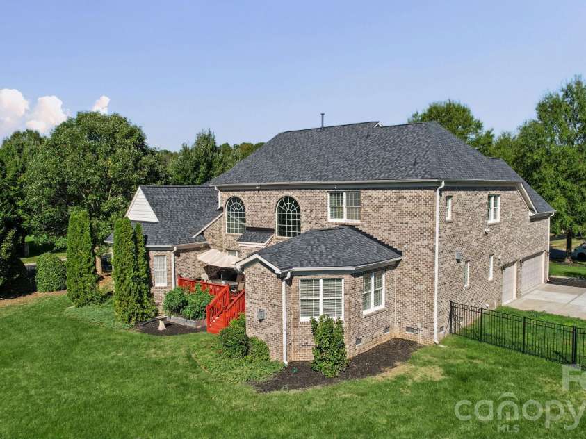 5017 Autumn Blossom Lane, Waxhaw, NC 28173.  MLS# CAR4426611, YatesRealty ID 56688. 