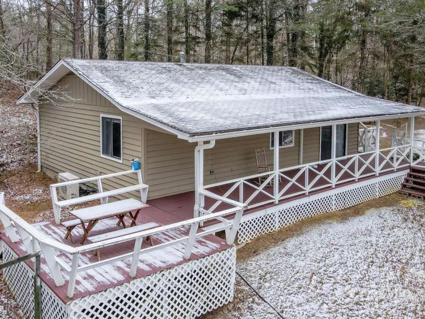 121 Brittany Pointe, Hayesville, NC 28904.  MLS# CAR4223811, YatesRealty ID 5669. 