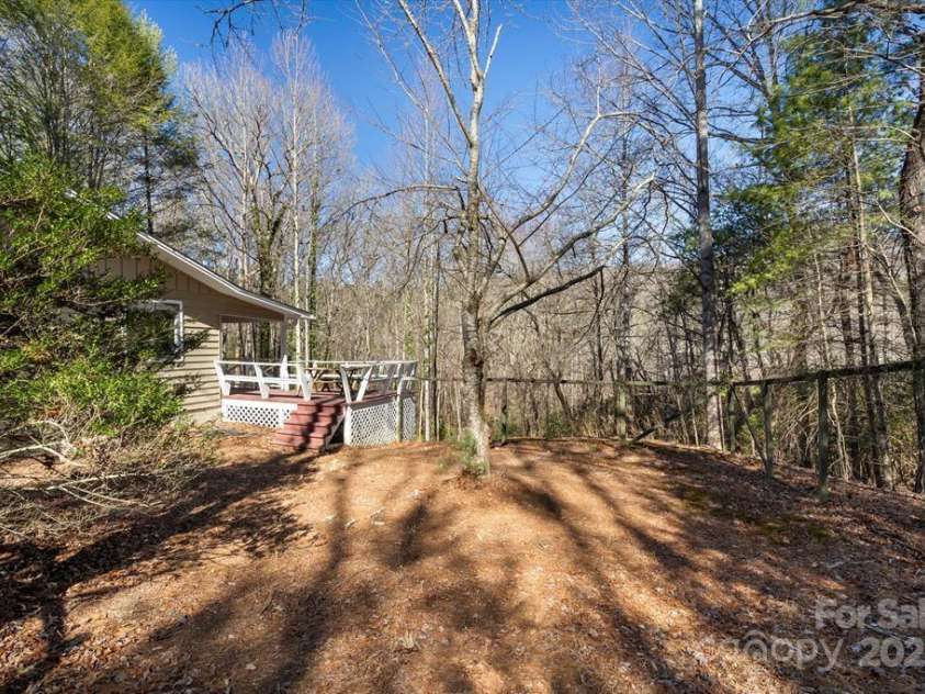 121 Brittany Pointe, Hayesville, NC 28904.  MLS# CAR4223811, YatesRealty ID 5669. 