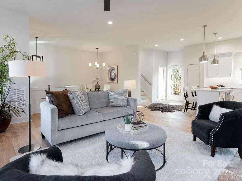17 Macallan Lane, Asheville, NC 28805.  MLS# CAR4333991, YatesRealty ID 5669. 