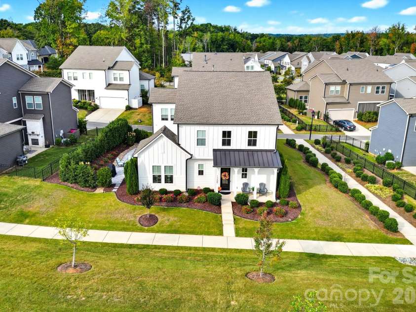 12206 Anne Blount Alley, Davidson, NC 28078.  MLS# CAR4432296, YatesRealty ID 56691. 