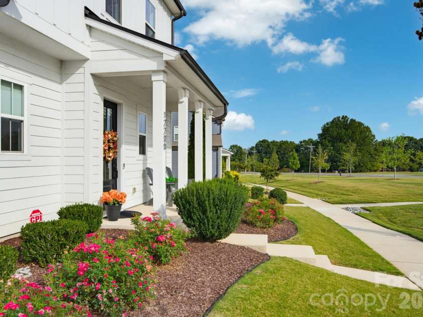 12206 Anne Blount Alley, Davidson, NC 28078.  MLS# CAR4432296, YatesRealty ID 56691. 