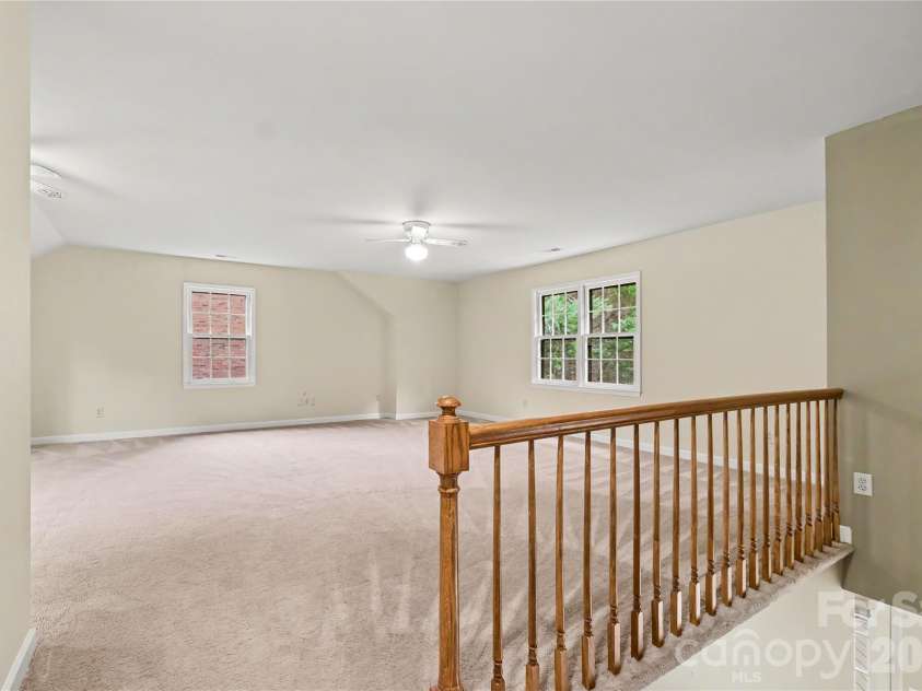 7615 Quail Hill Road, Charlotte, NC 28210.  MLS# CAR4401701, YatesRealty ID 56696. Bonus Room