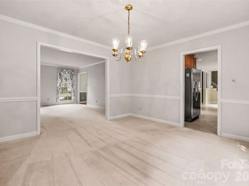 7615 Quail Hill Road, Charlotte, NC 28210.  MLS# CAR4401701, YatesRealty ID 56696. Dining Room