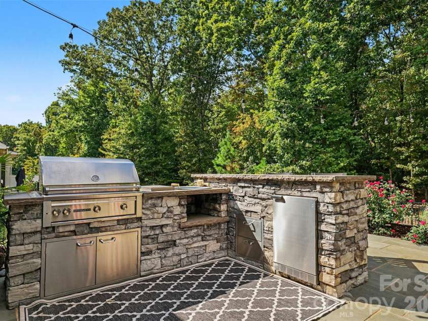 726 Kathy Dianne Drive, Fort Mill, SC 29707.  MLS# CAR4430162, YatesRealty ID 56699. Can you imagine dinner on the grill?